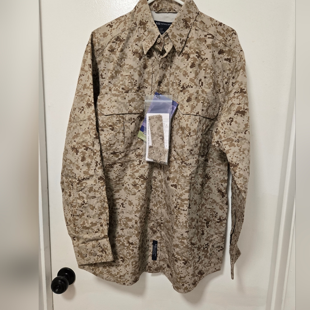 5.11 Digital Camo Long Sleeve Tactical Shirt Mens Size M NEW